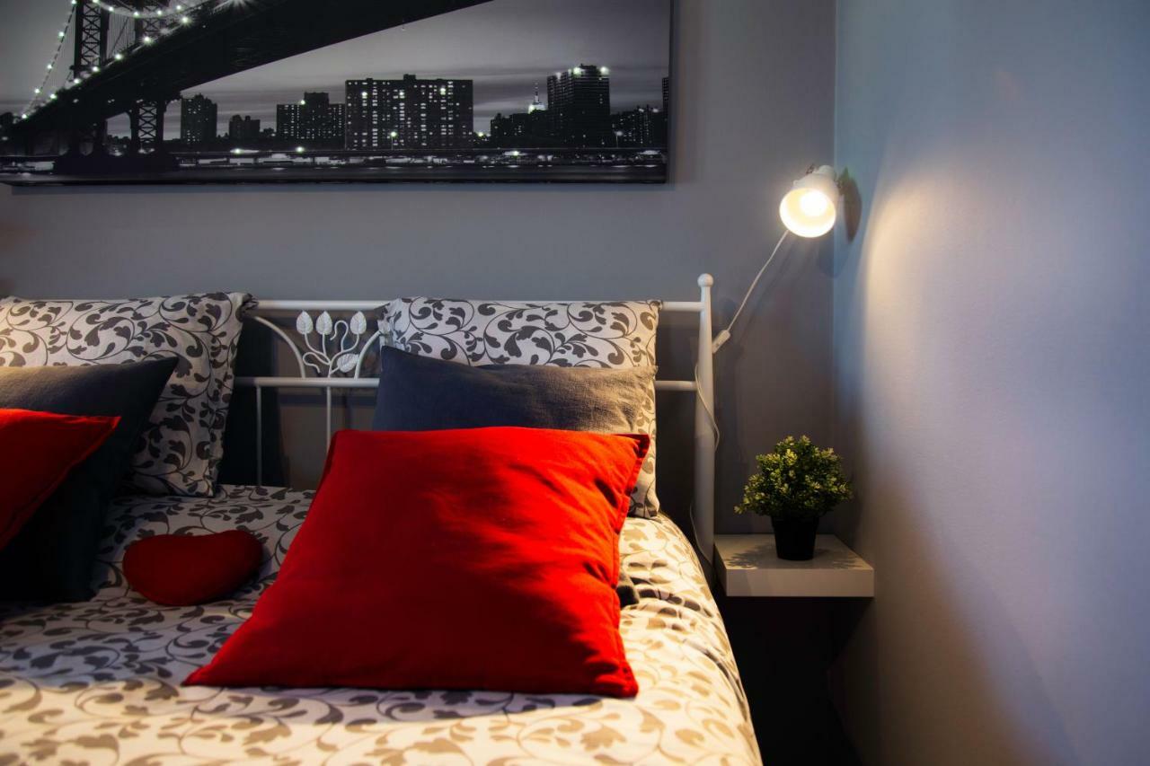 אתונה 'Romeo & Juliet' Cozy Apartment With Breathtaking View מראה חיצוני תמונה
