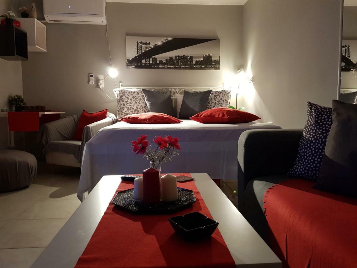 אתונה 'Romeo & Juliet' Cozy Apartment With Breathtaking View מראה חיצוני תמונה