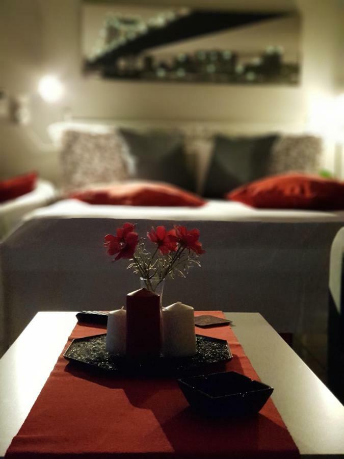 אתונה 'Romeo & Juliet' Cozy Apartment With Breathtaking View מראה חיצוני תמונה
